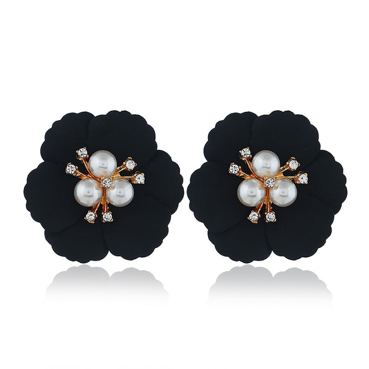 Black Petal Pearl Stud Earrings - Wedding Edition - Ultra-Glam Edition